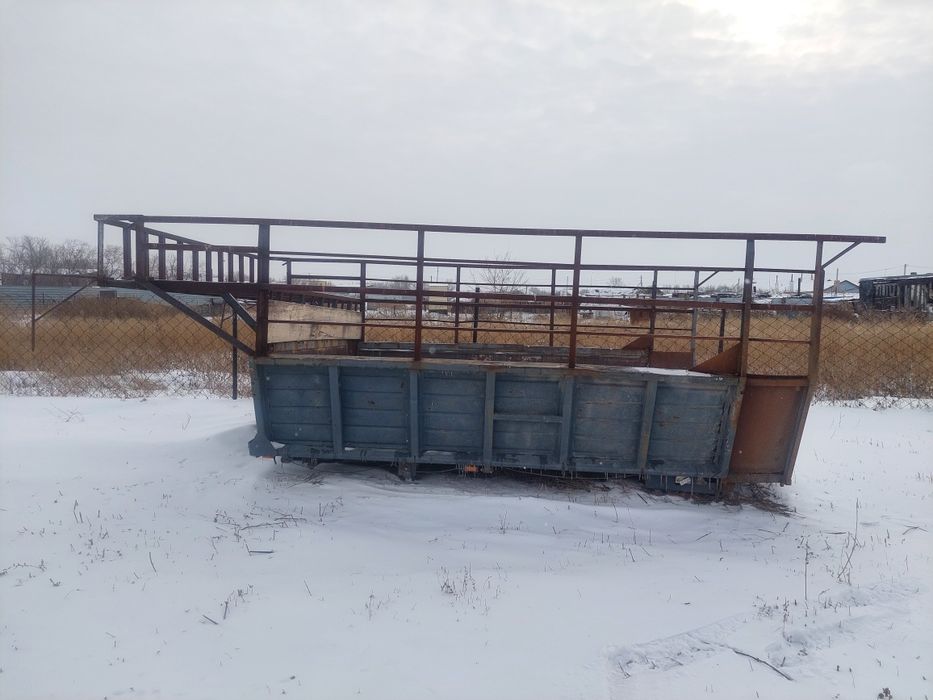 Продаю сеновоз на зил