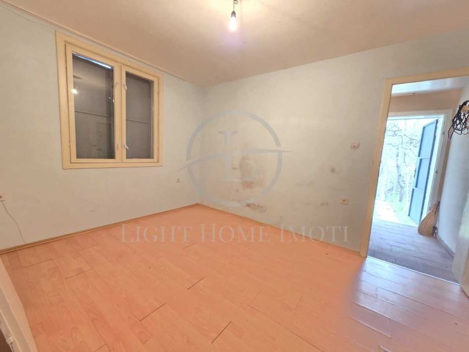 Реф. 2967 Къща / Тип Вила /  Двор