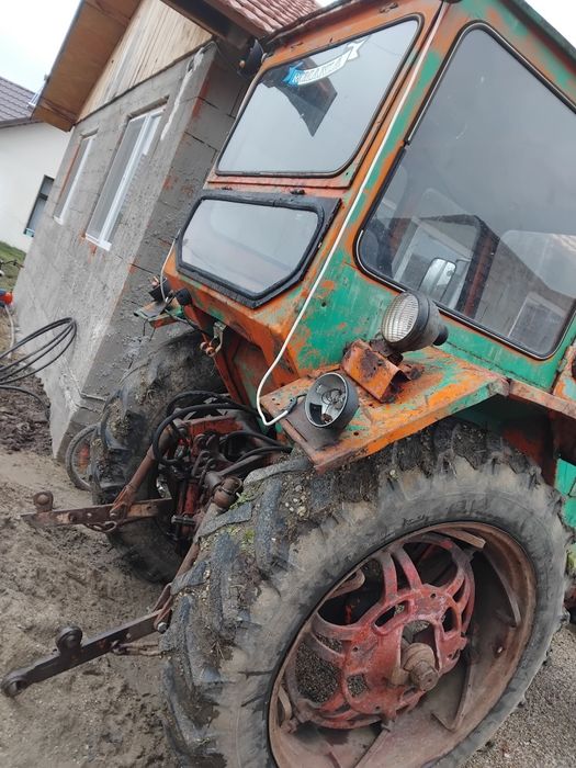 Tractor Universal U650