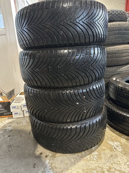 Set anvelope all season Kumho SOLUS 4S HA32 225 40 18  respectiv HA32+