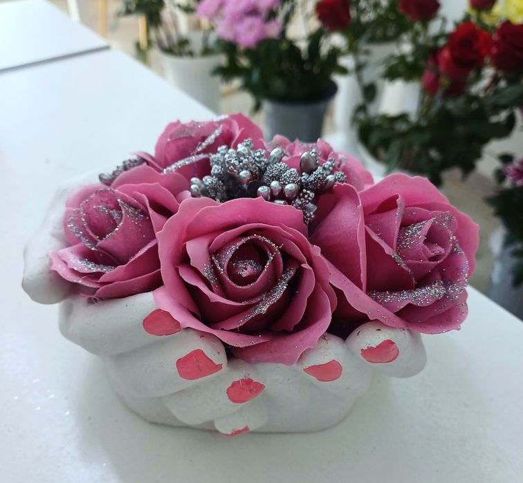Декорация със сапунени рози