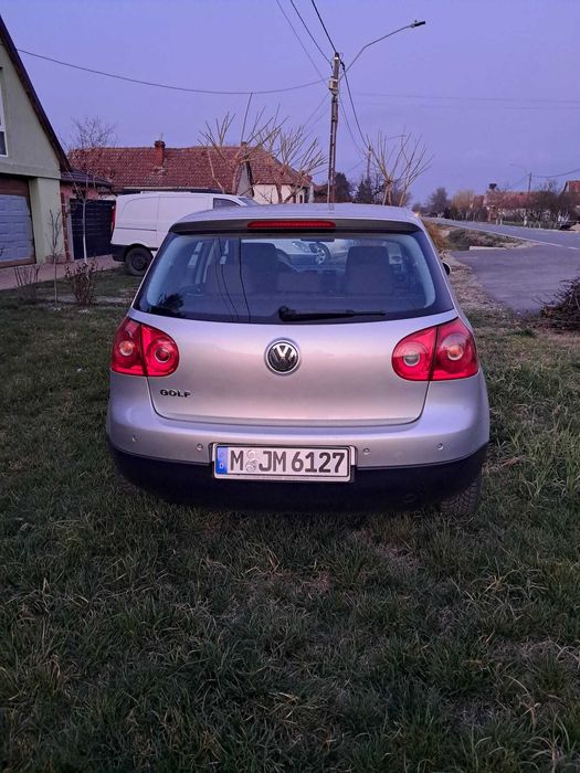 Volkswagen Golf 5 1.4 benzină – 126.000 km  –