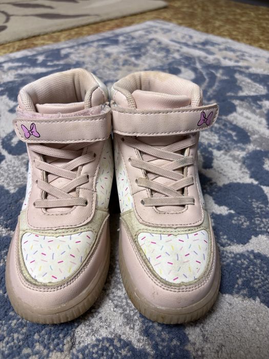 Продам кросовки на девочку