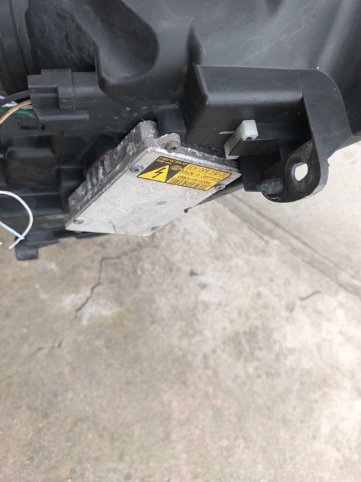 комплект ляв  десен ксенон фар за рено клио симбол RENAULT CLIO SIMBOL