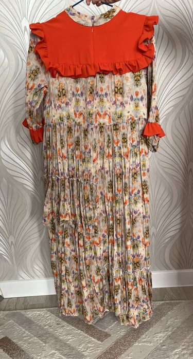 Женские платья.