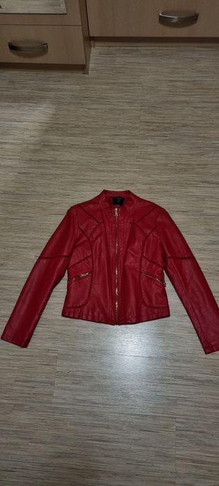 Страхотно кожено червено яке