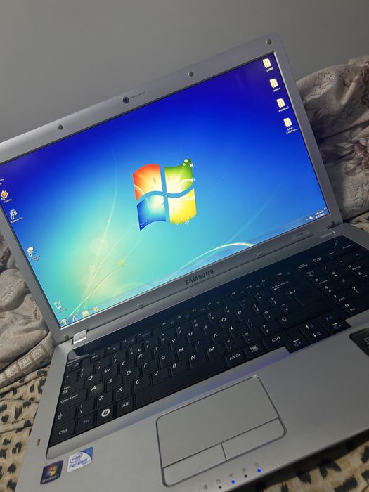 Laptop SaMsung r730
