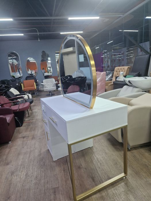 Зеркало для парикмахера