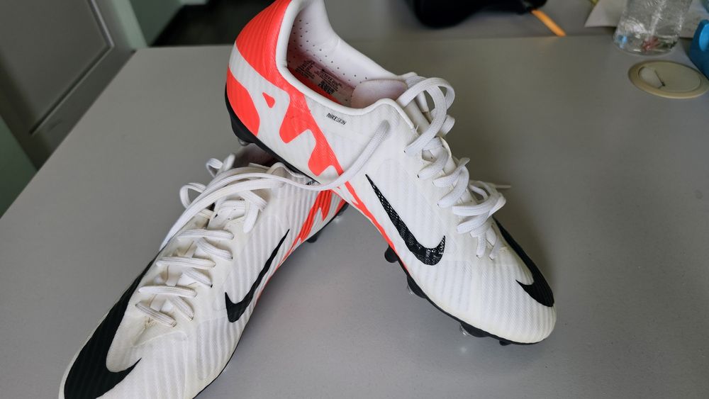 Футболни обувки  Nike