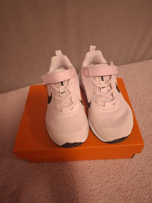 Детски маратонки Nike Revolution 6 28номер