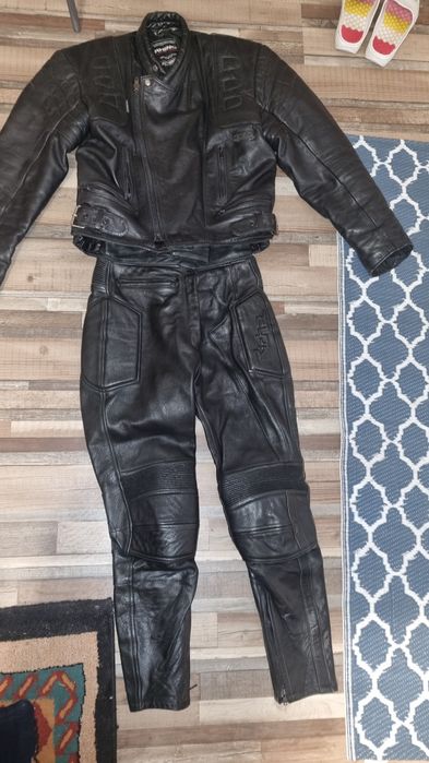 Costum moto din piele