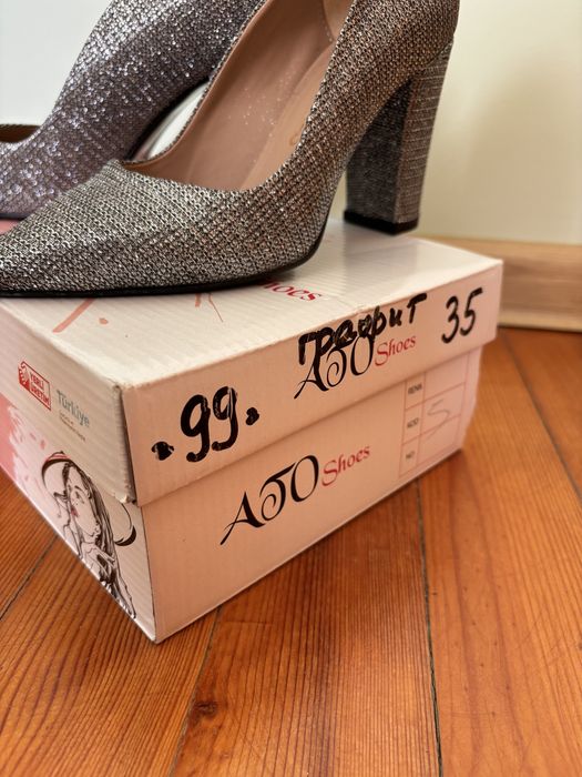 Обувки на висок ток