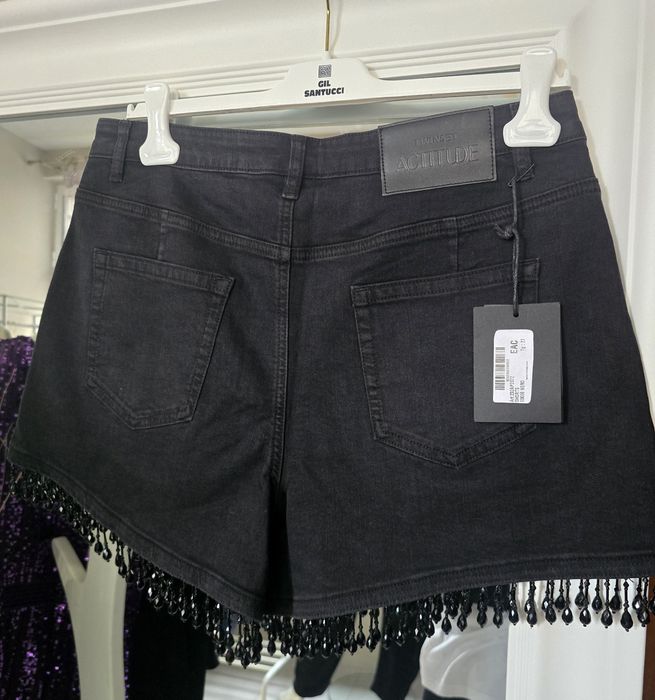 Къс черен дънков панталон/шорти, размер 25 S, 30 и 31 L, с кристали!Къ