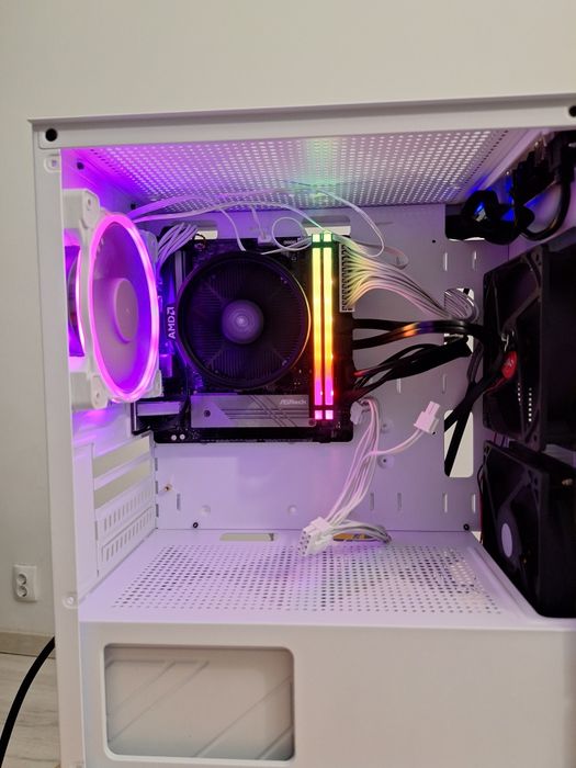 PC Gaming Ryzen 7 5700G, 2 * 16 GB DDR4 3200mHz, SSD + HDD