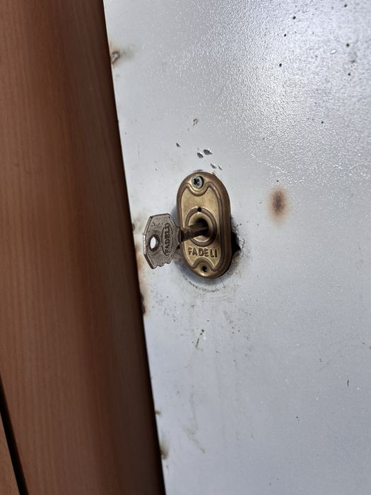 Продам металисеский сейф