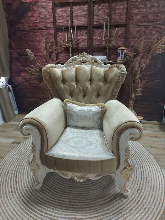 Масивно кресло  , антик