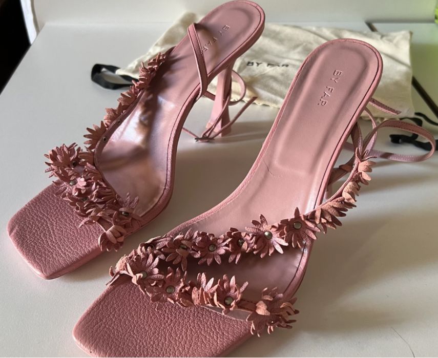 Високи обувки / сандали By Far