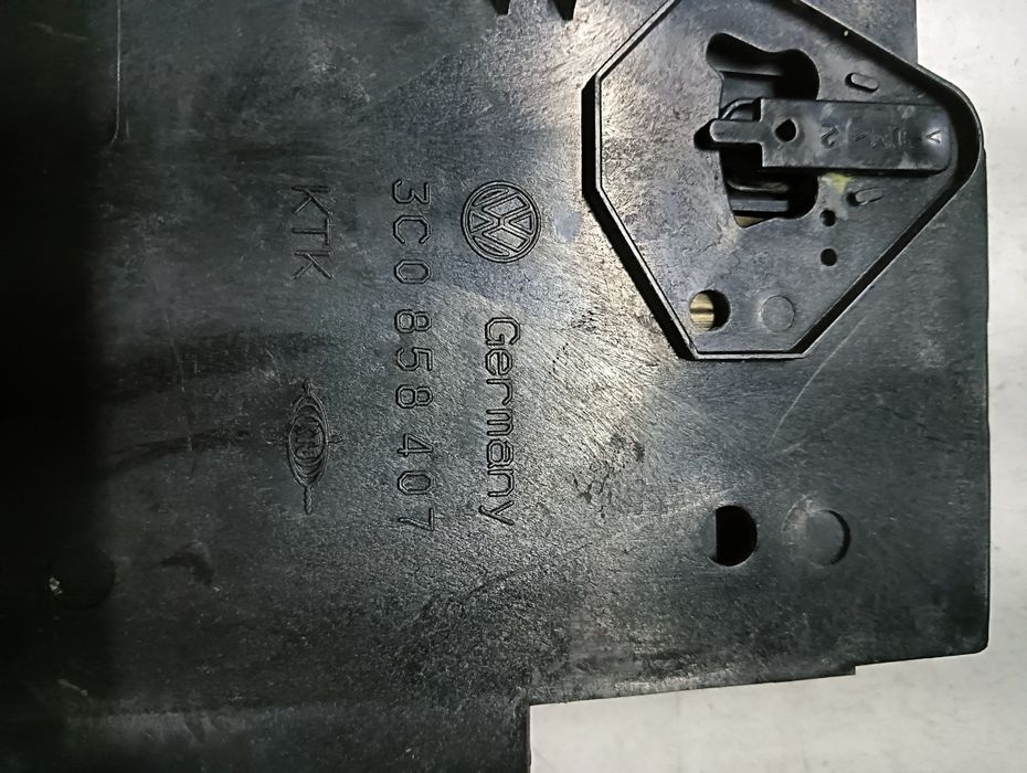 Suport Pahar Fata Volkswagen Passat 3C2 2005 - 2010 3C0858406