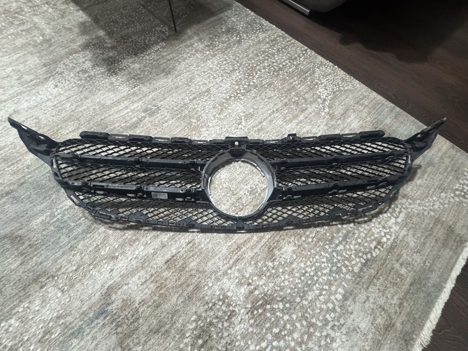 Grila bara fata Mercedes C classe W205 2014-2018 cu suport camera 360