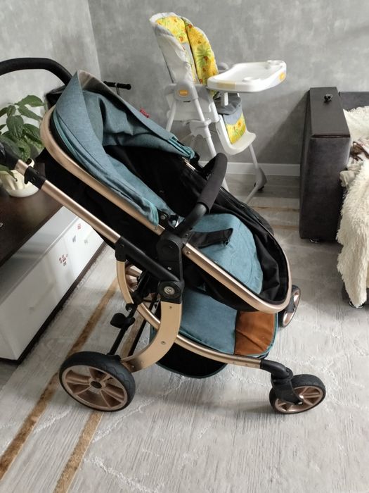 Продам 2 коляски, детский столик, санки