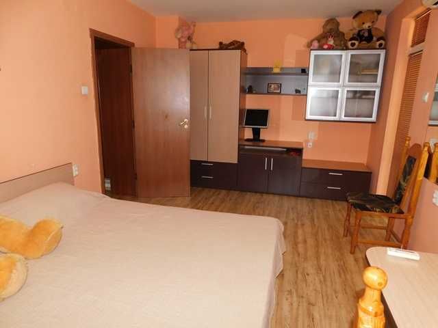 Продава се Къща в Търговище, Център - 150 кв.м за 1350 €/кв.м - Снимка #15