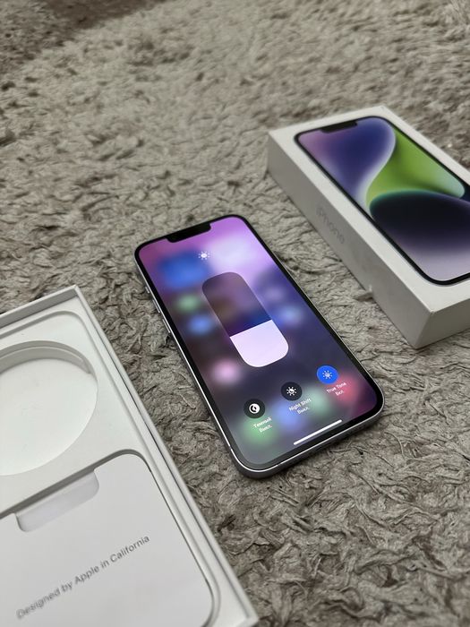 Продаю iPhone 14 в отличном состояние без ремонта