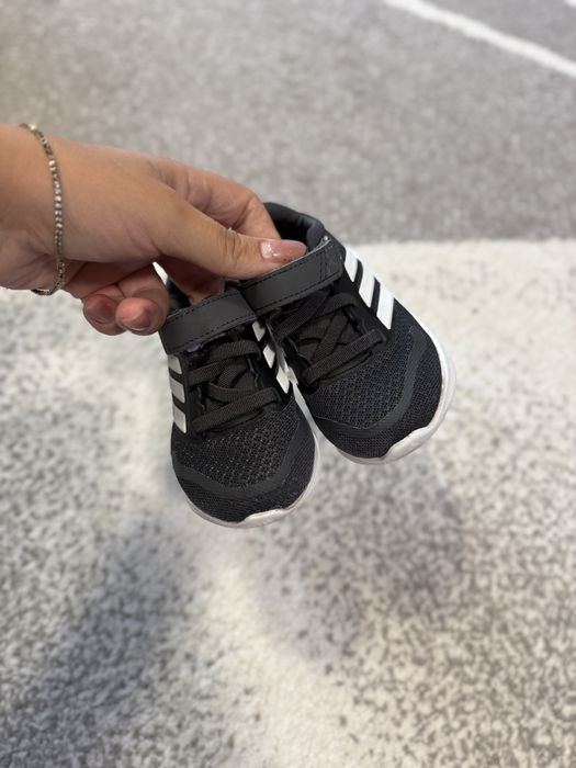 Adidasi adidas