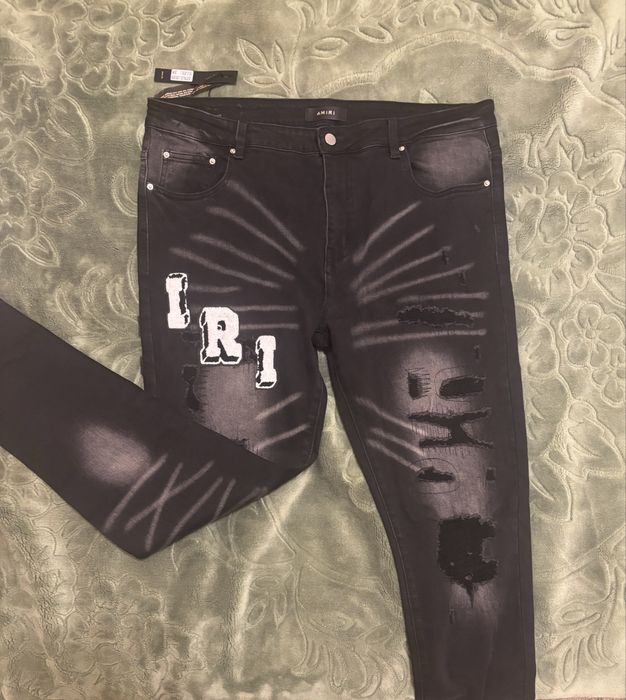 Vand blugi amiri noi marimea 42