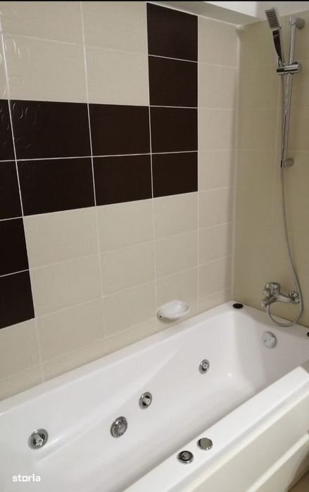 Vand apartament 2 camere central, Bacau