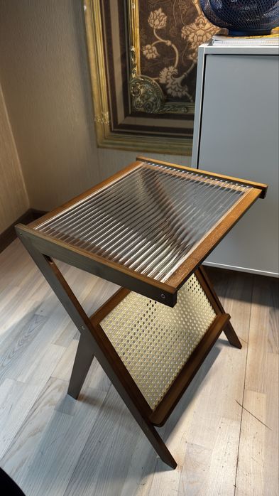 Журнальный столик