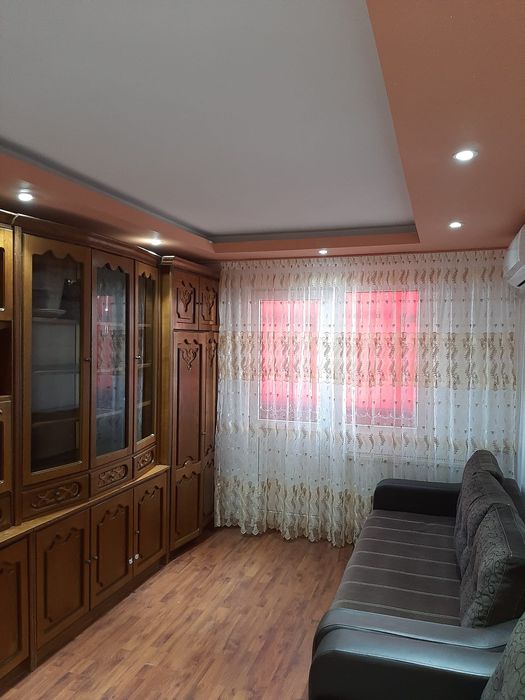Propietar vând apartament două camere Vitan piața Bobocica!