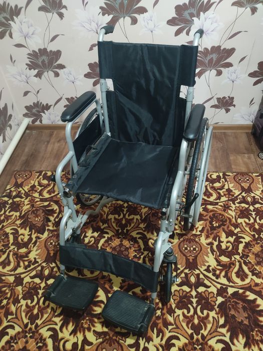 ПРОДАМ Инвалидную коляску.  Почти новая
