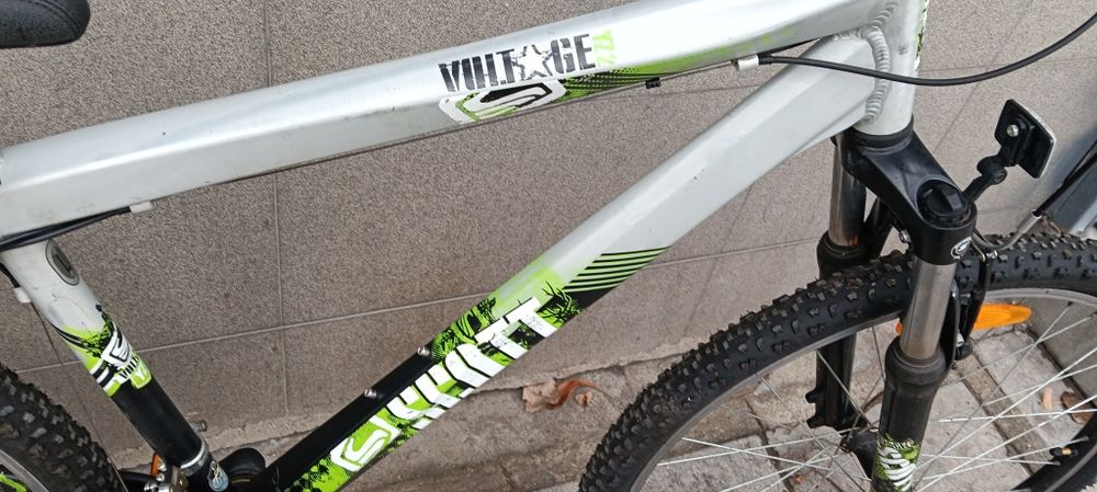 Продавам алуминиев велосипед  Scott 26 цола,L