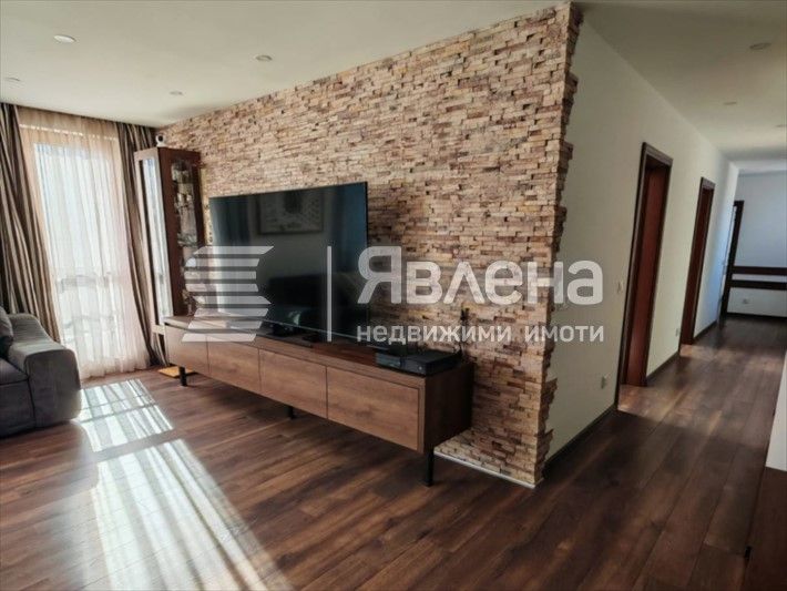 Продава се Многостаен апартамент в Бургас, Лазур - 220 кв.м за 2500 €/кв.м - Снимка #7