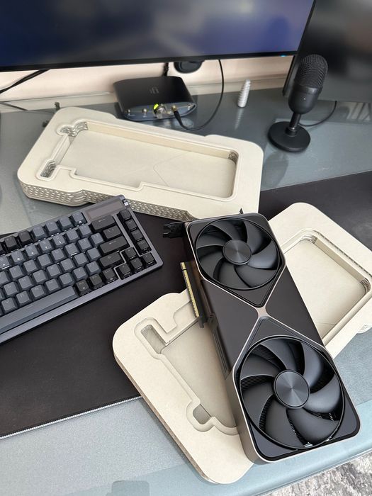 Nvidia RTX 5080 Founders Edition Видеокарта