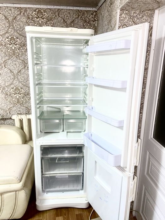 Продам холодильник Индезит