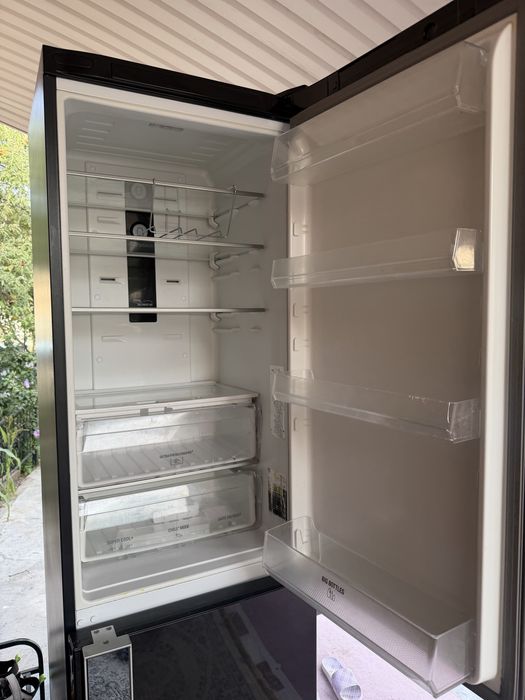 Холодильник Hotpoint-Ariston