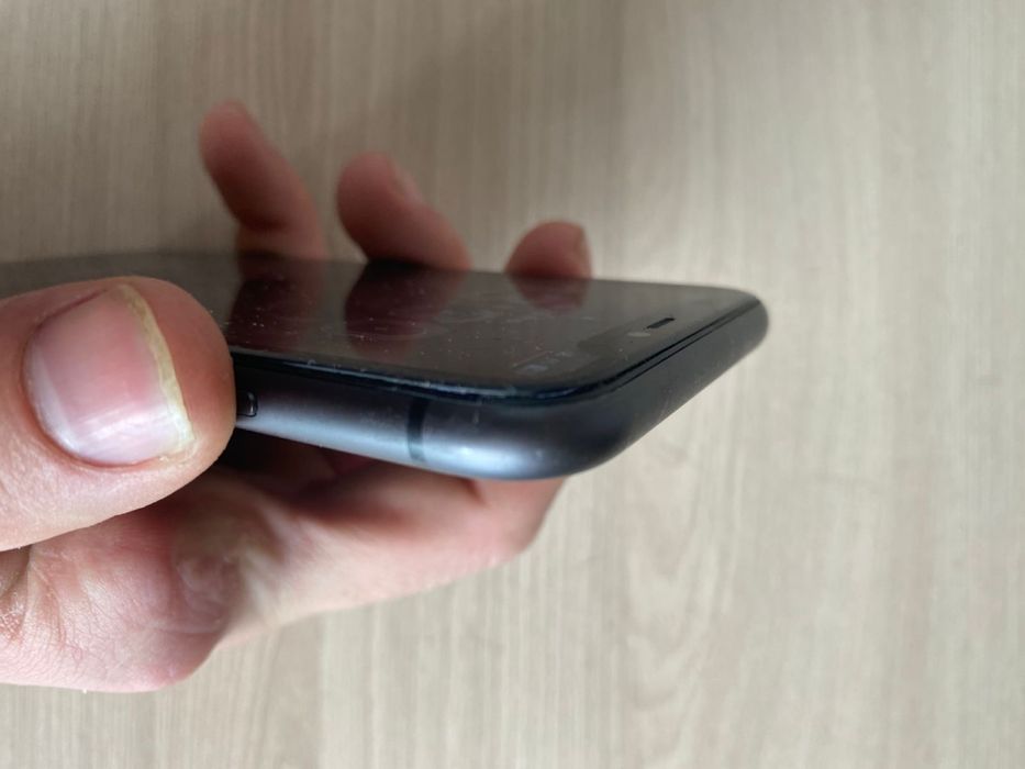 Айфон 11 на 128 гб акб 79%