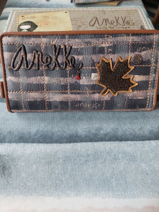 Портфейл ANEKKE Canada