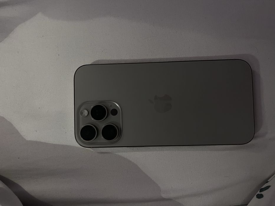 Продам телефон 16Про макс