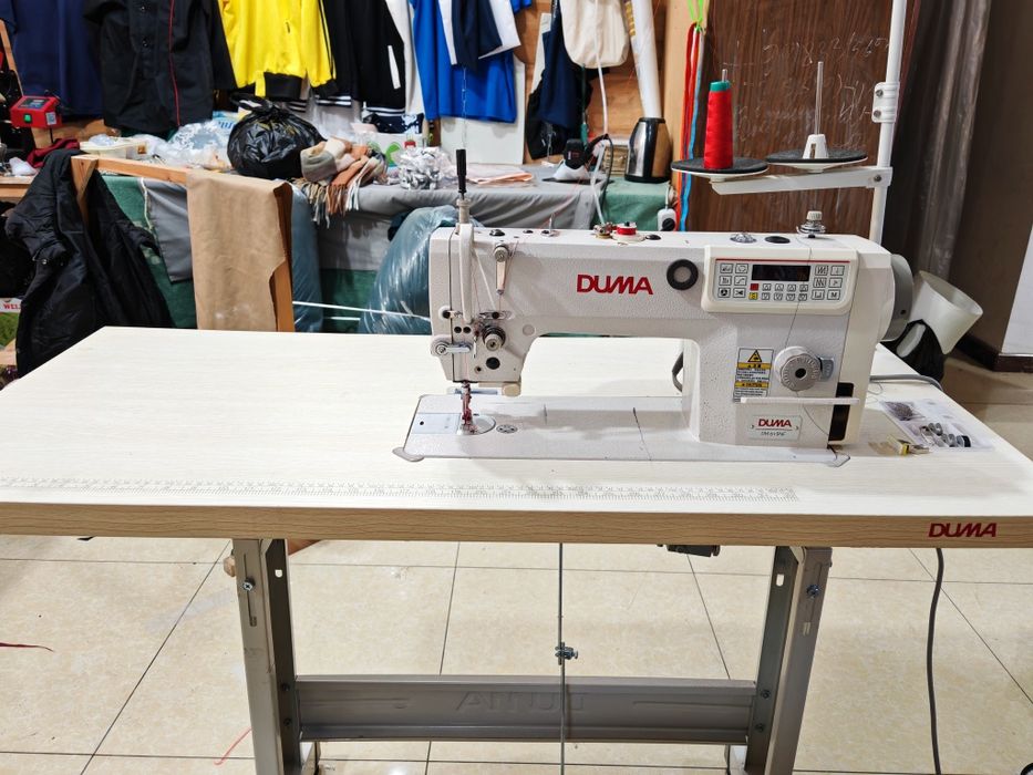 Срочно продаётся швейная машина.