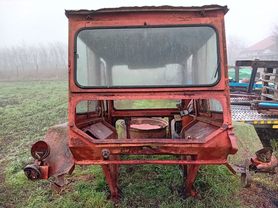 Cabina universal 650