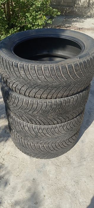 Продам зимнюю резину pirelli