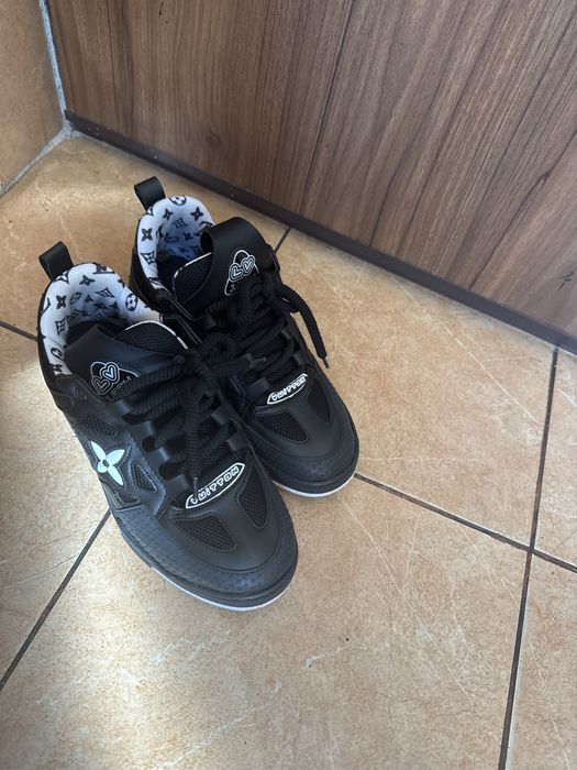 Louis vuiton skate purtati de cateva ori