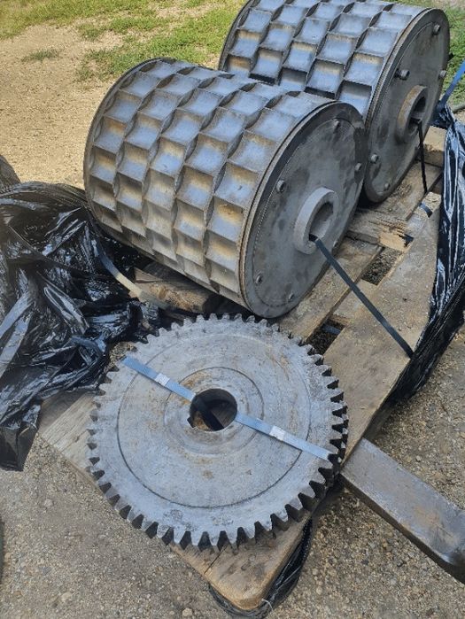 carbune presa role cu roti dintate