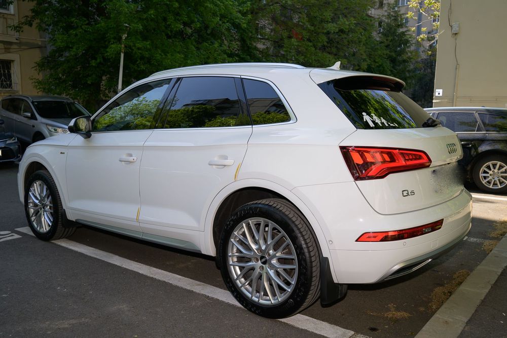 BLACK FRIDAY - 1000€ Audi Q5 2.0 TFSI 252 CP quattro S tronic | S line