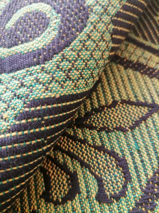 Покривки за легло и китеници.