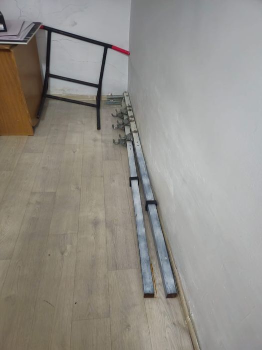 Продам стулья, шкаф, турник,