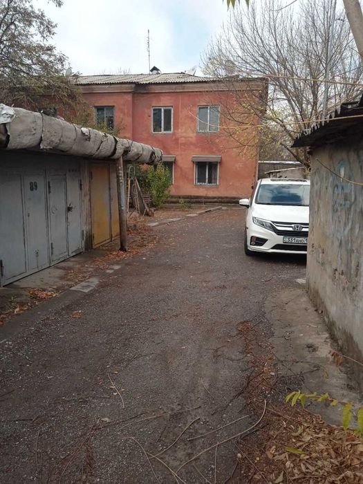 Бесплатно  отдам разную мебель с  гаража.