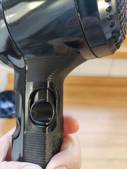 Професионален сешоар 1700 W – много запазен, с накрайници!